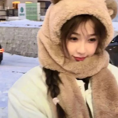 触碰的双手